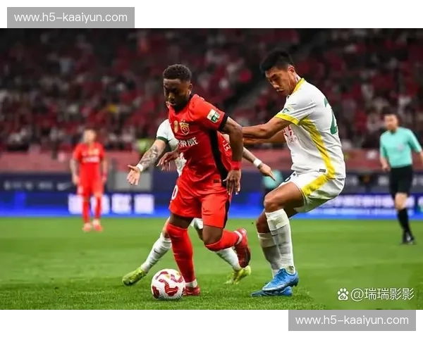 加布里埃尔防守端坚如磐石 五次解围限制佩德罗发挥